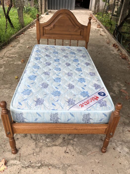 Cama de de madeira