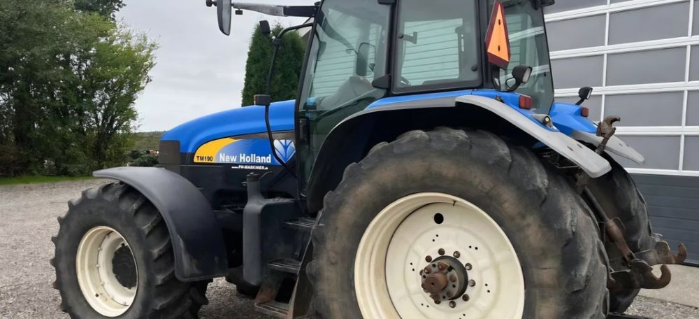 New Holland tm190
