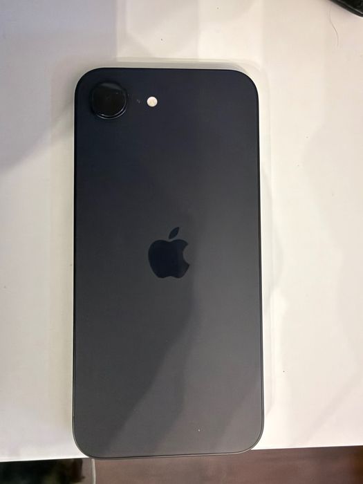 iPhone 16e w dobrym stanie