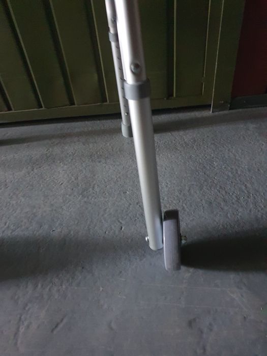 Andarilho com rodas novo