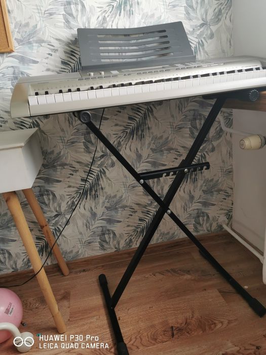 Pianino Casio lk270