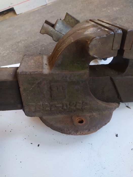 Продам лещата (тиски) часів СССР