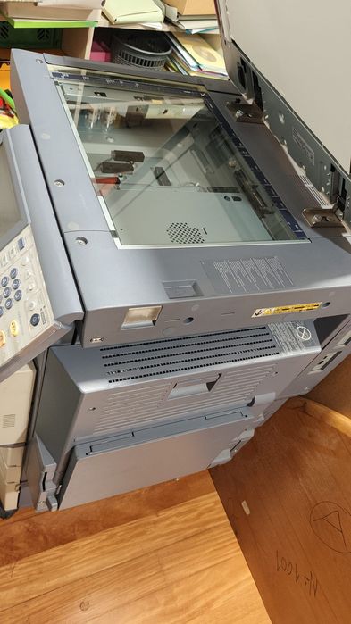 2 plotters e impressora grande para manutenção