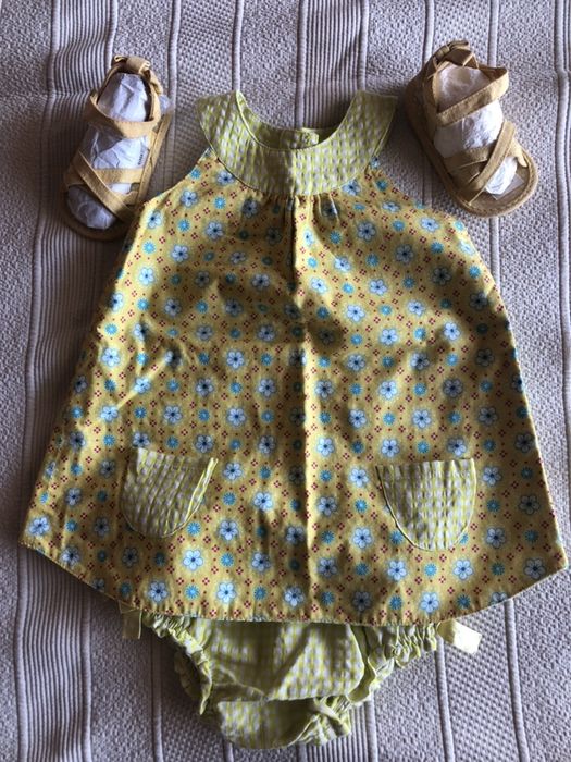 Conjunto de menina e sandalias Charanga