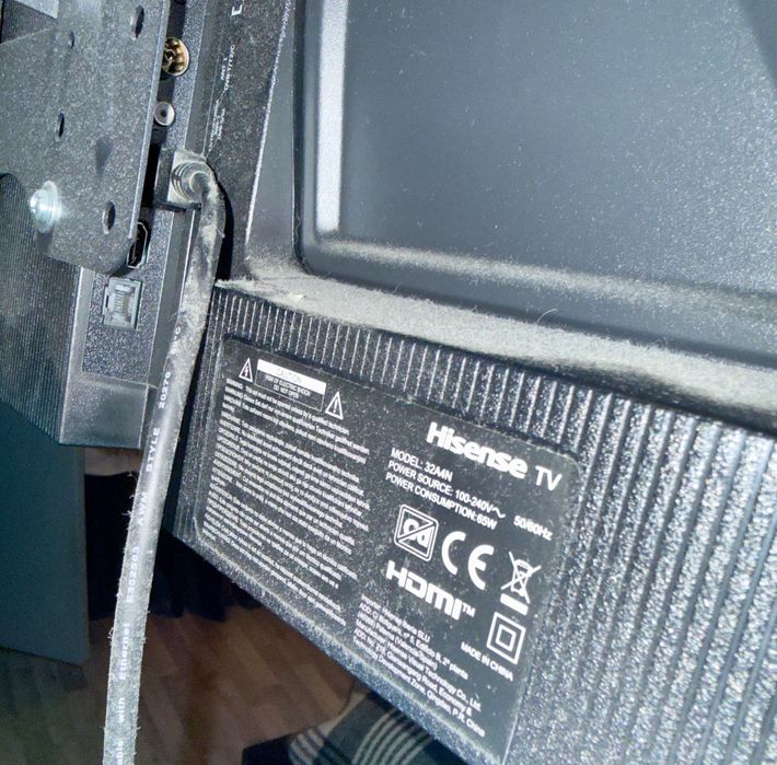 TV Hisense 32" 32A4N + MIBox4 - Como novo