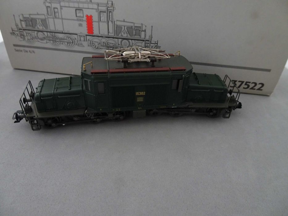 Locomotiva Marklin Digital HO 37522 na caixa
