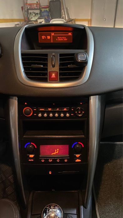 Peugeot 207 Comercial 1.6 HDI XA – 109 cv – 3 Portas