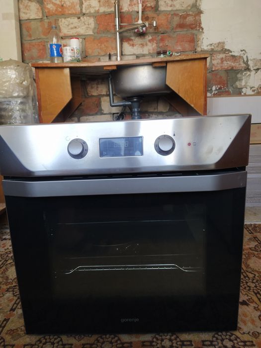 Духовка електрична під забудову Gorenje. Духова шафа.