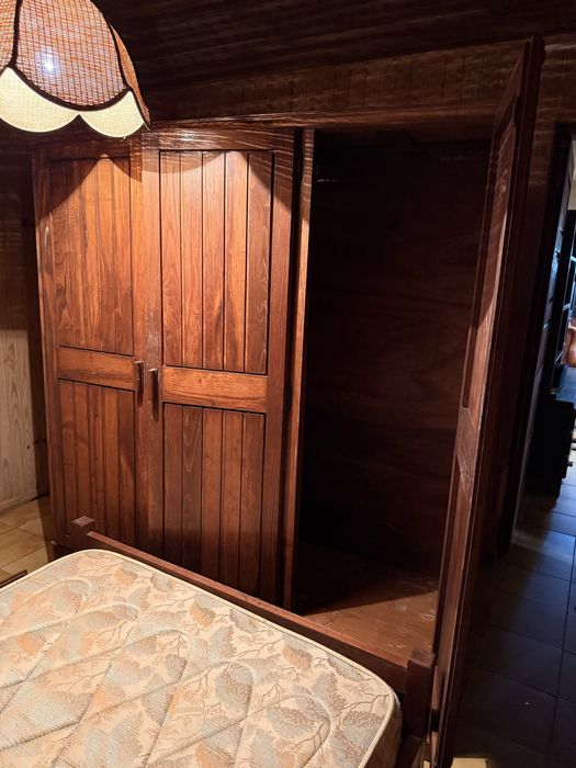 Móveis usados em Pinho e Castanho