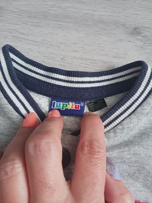 Bluza typu collage rozm. 110/116 / lupilu