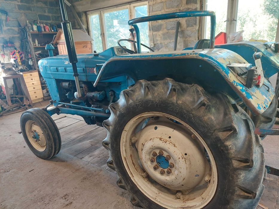 sprzedam ciągnik rolniczy Ford 2000