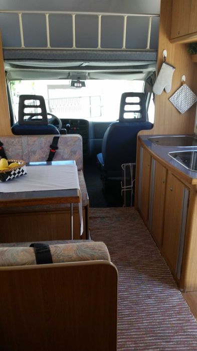Autocaravana Fiat Ducato 2001 - Bom estado, espaçosa e bem equipada.