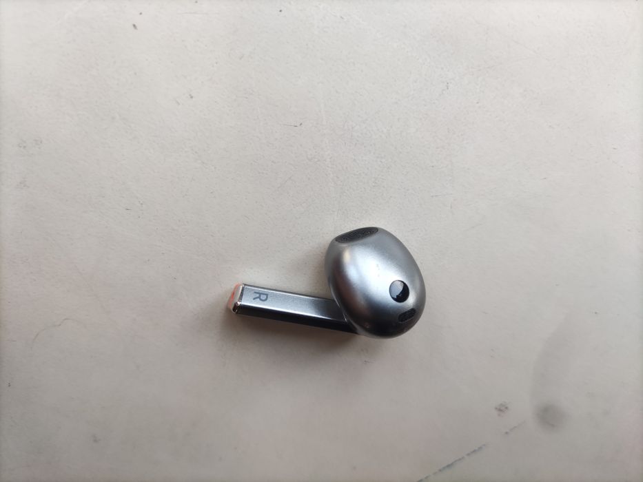 Правий навушник Samsung Galaxy Buds3