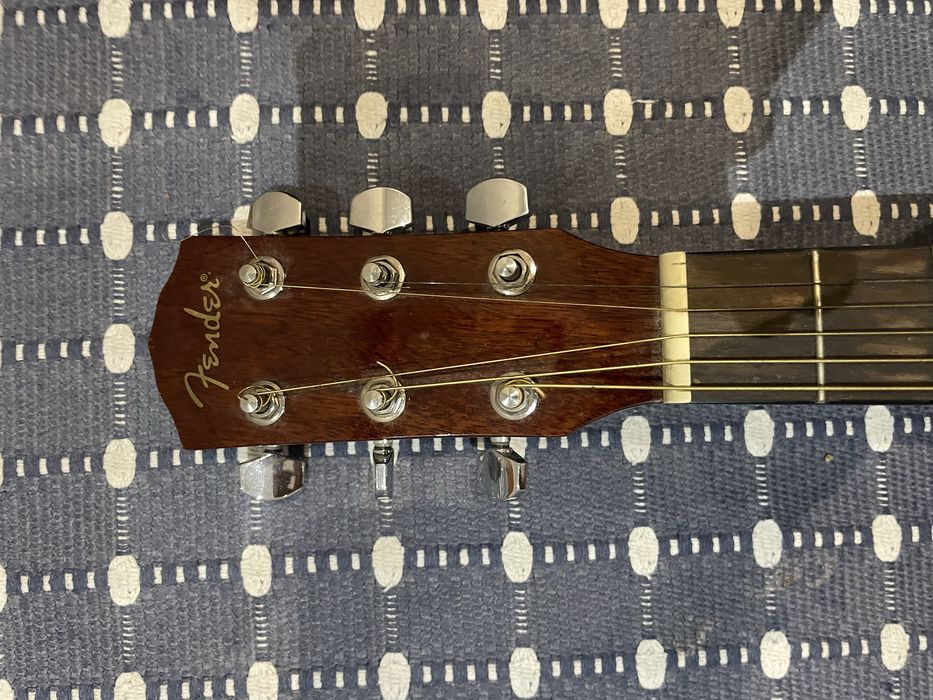 violão Fender.