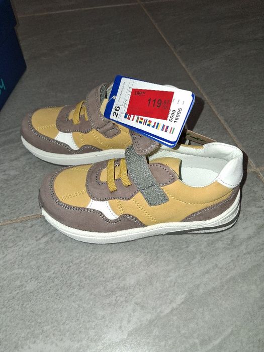 Buty Twisty sportowe,  nowe, rozmiar 26