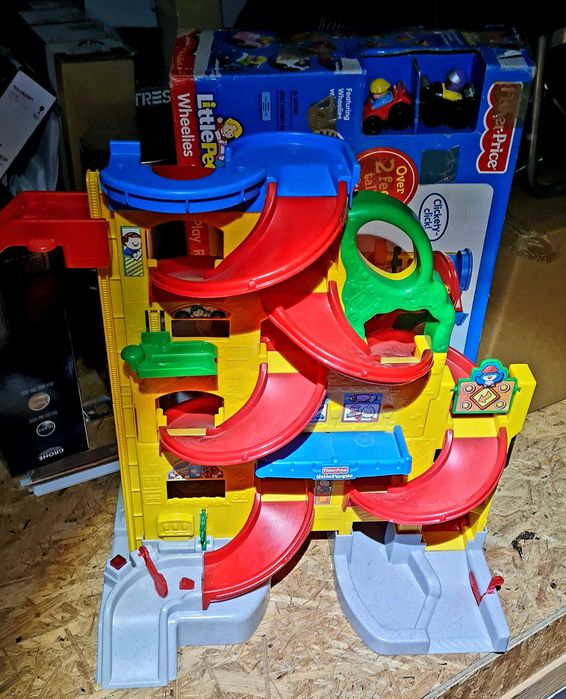 Fisher Price OGROMNY GARAŻ zjezdzalnia
