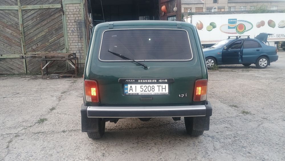 Позашляховик Нива в доглянутому стані