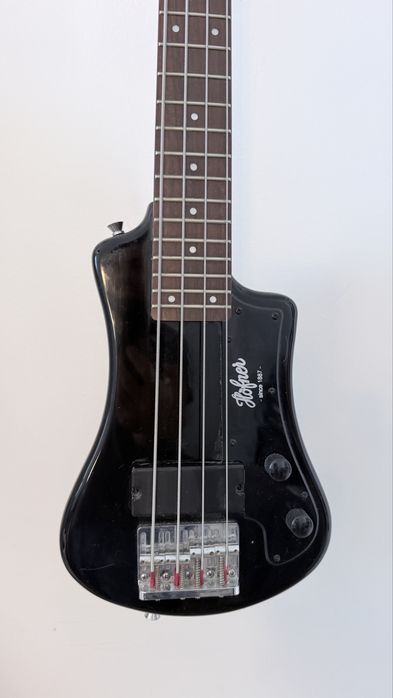 Hofhner Shorty Bass