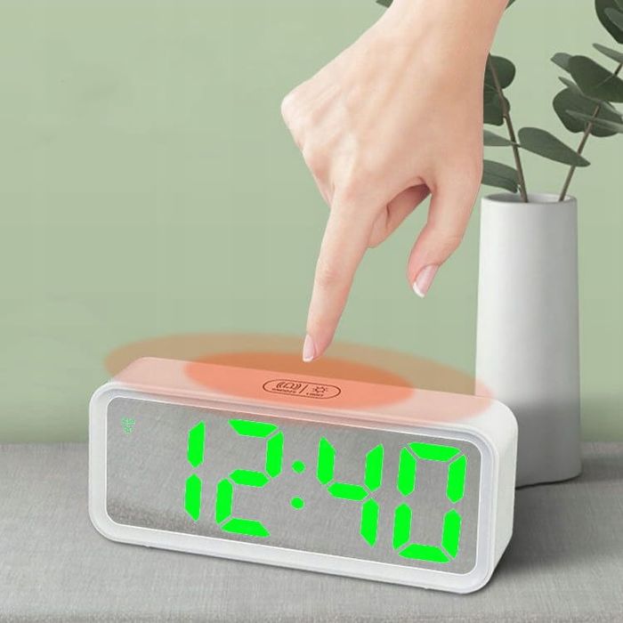 Budzik z termometrem GT087 - Biały, funkcja drzemki, USB, LCD