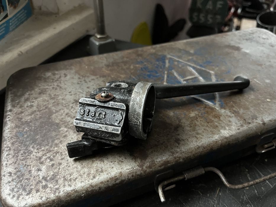 Simson S51 SR50 KR51 korpus manetki gazu klamka DDR okazja