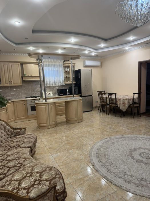 Гарний будиночок