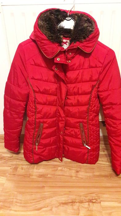 Kurtka czerwona rozm.34