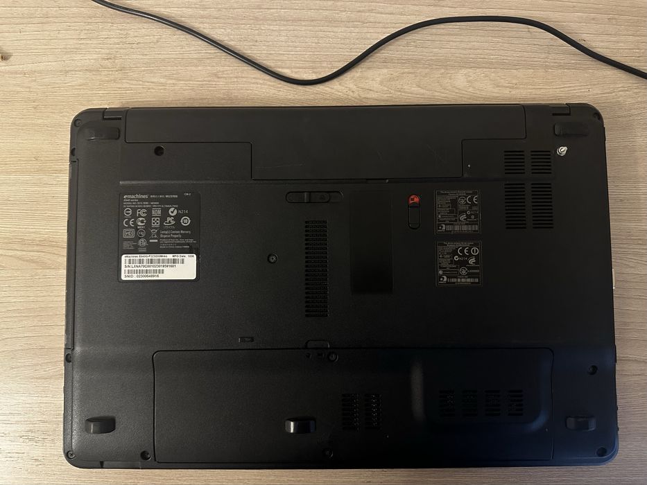 Ноутбук emachines e640