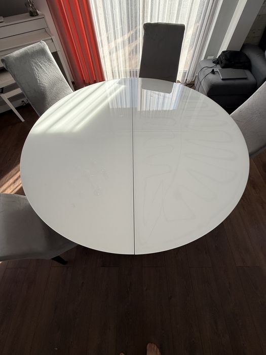 Stół okragły do salonu/pokoju