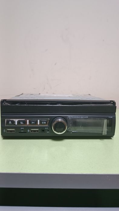 Магнитола з выездным сенсорным дисплеем 7дюйм android .Bluetooth /mode