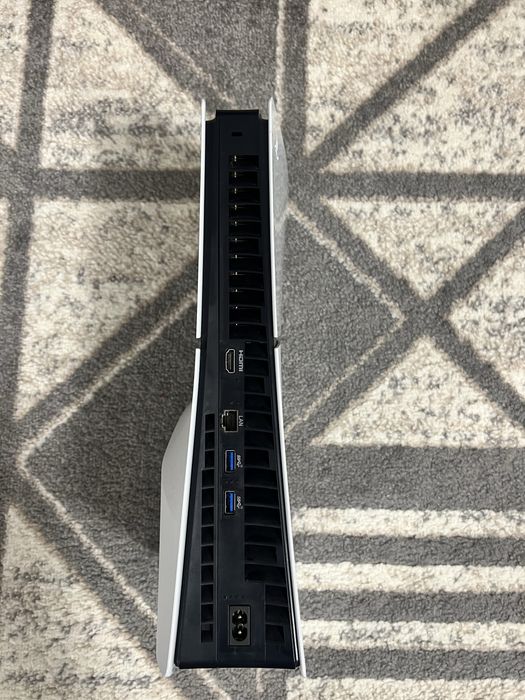 Ігрова приставка Sony Playstation 5, 1 TB памʼяті з дисководом