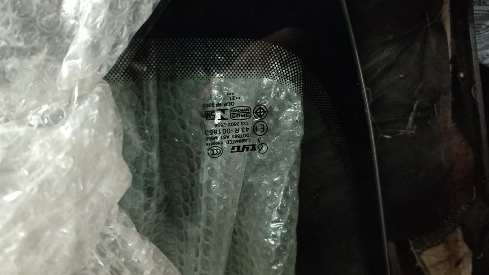 Нове лобове скло  торг присутній