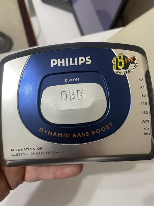 Продам касетний плеєр philips dinamic bass boost AQ6585