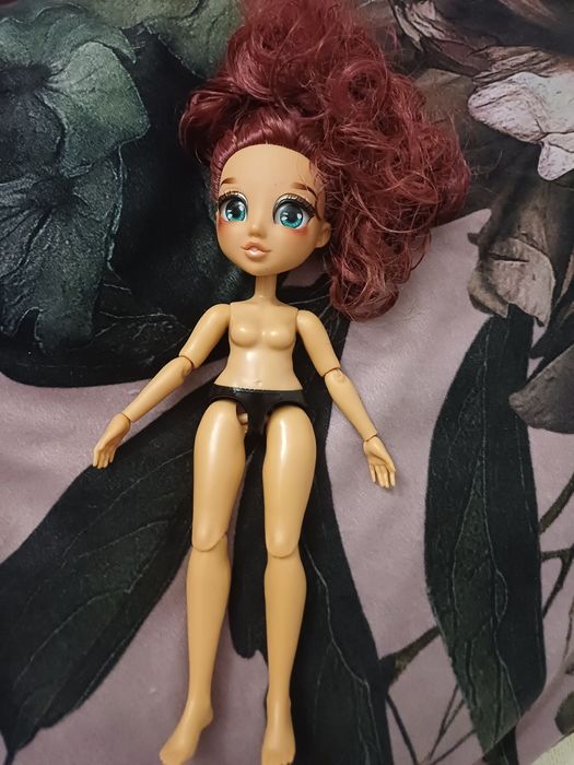 Игровая кукла шарнирная