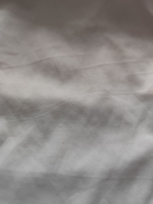 Body z wszytym biustonoszem lekko wyszczuplające na regulowane ramiącz