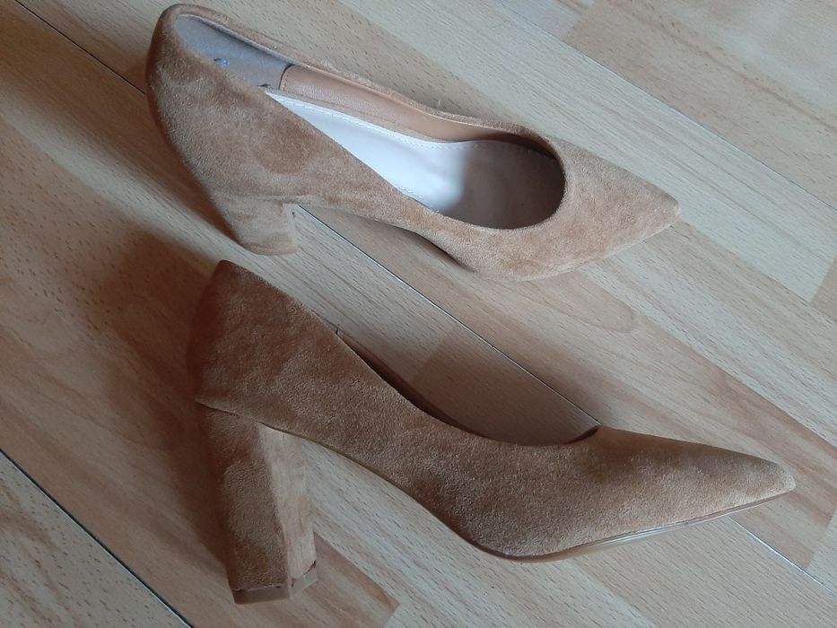 Buty na słupku 41