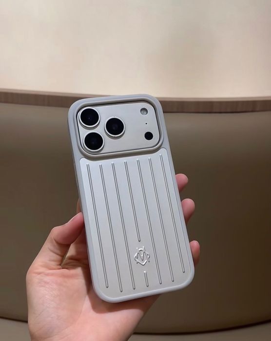 Чехол Rimowa 17 pro max 17 pro lux silver