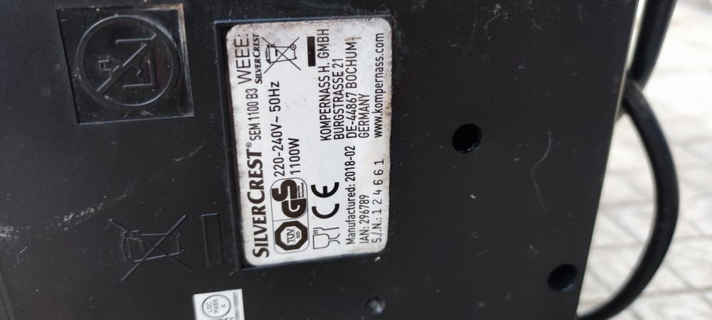 Máquina de café Silvercrest a funcionar