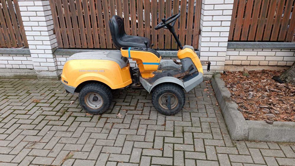 снегоуборщик- трактор, полный привод газонокосилка Stiga 4 WD