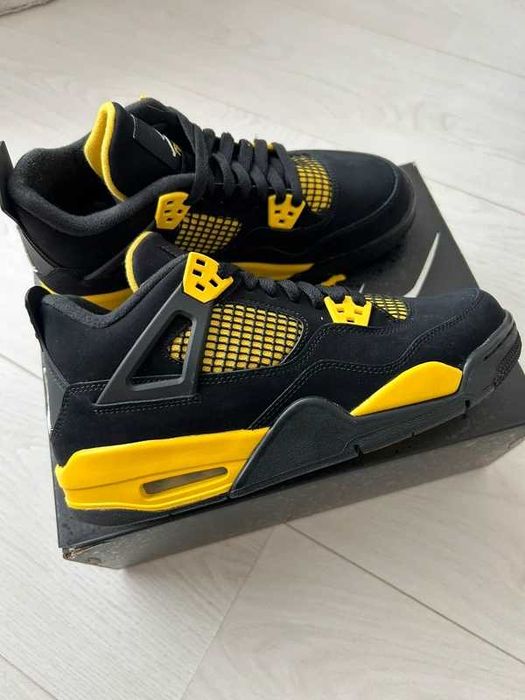 Załączony paragon Jordan 4 retro Thunder R.41