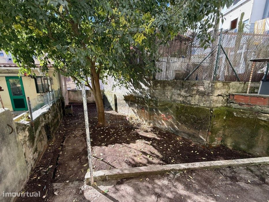 Deslumbrante T2 Totalmente Remodelado com terraço - Amadora