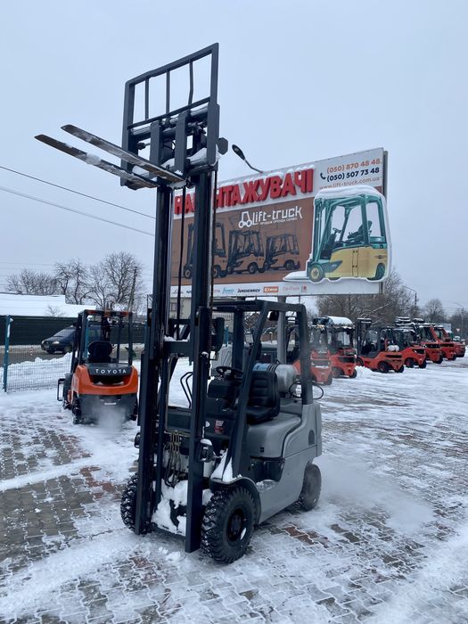 Навантажувач Nissan 15g газовий 2008р., 1.5т., 3м.