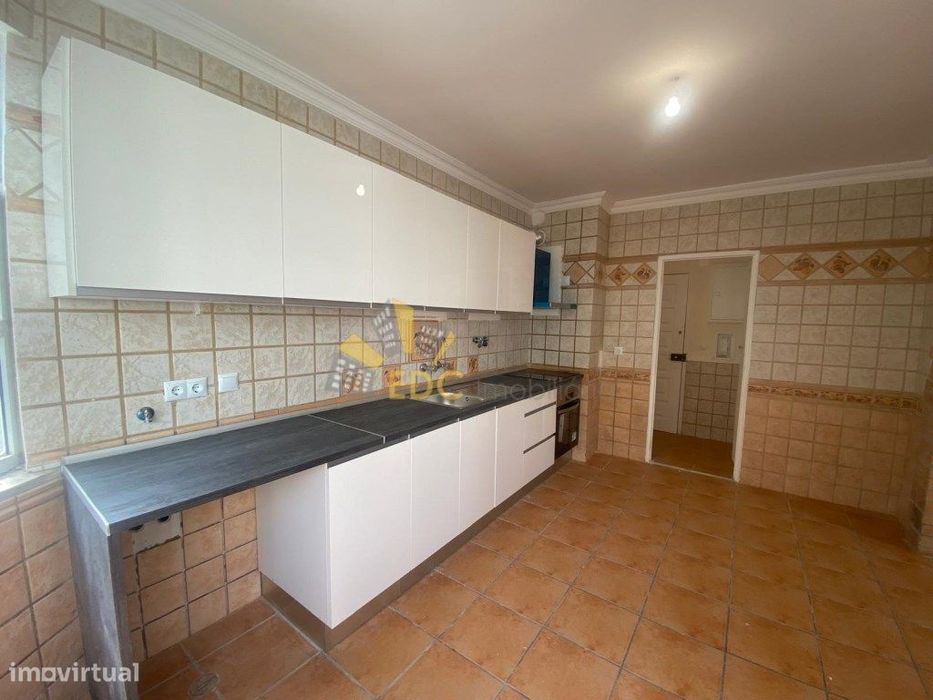 Apartamento T2 Transformado em T3 | A 5 Minutos da Estação | Tapada...