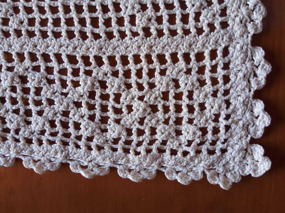 Napron de renda creme