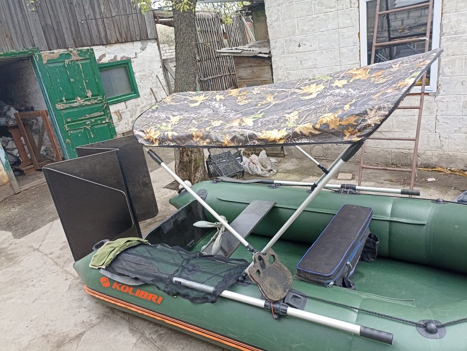 Лодка KOLIBRI KM-330 с тентом и дном