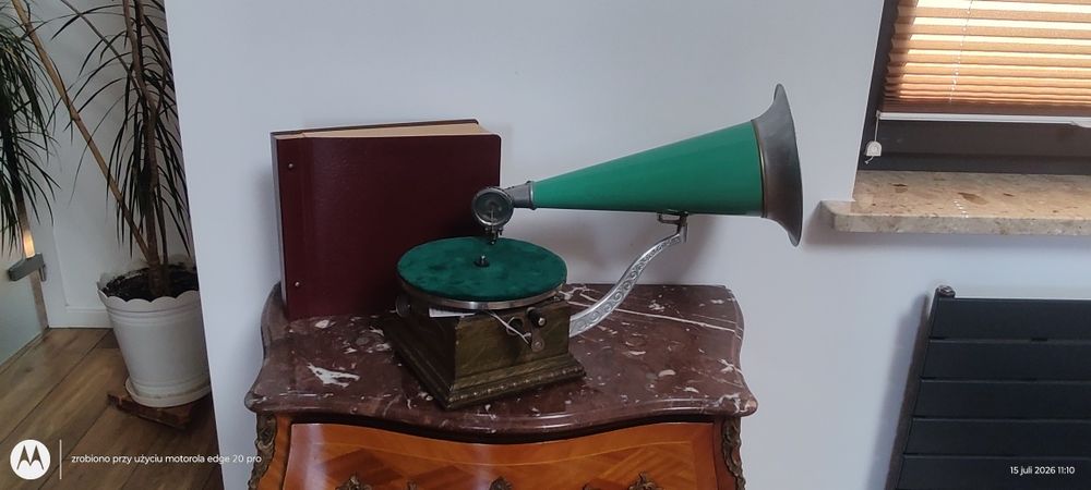 Antyk gramofon z tubą Columbia Disc