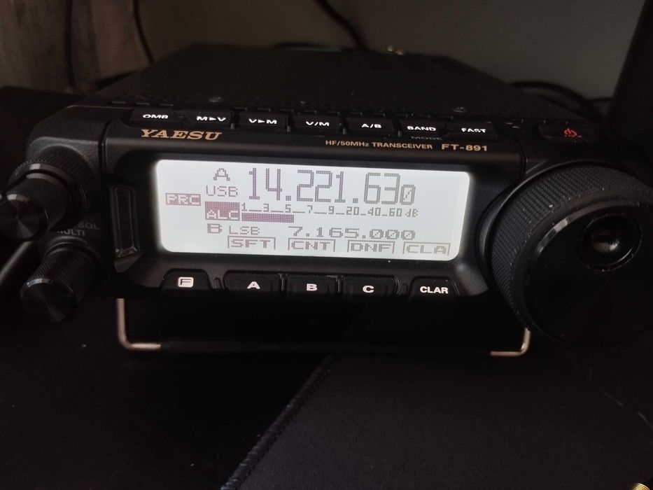 Radio Yaesu ft891.