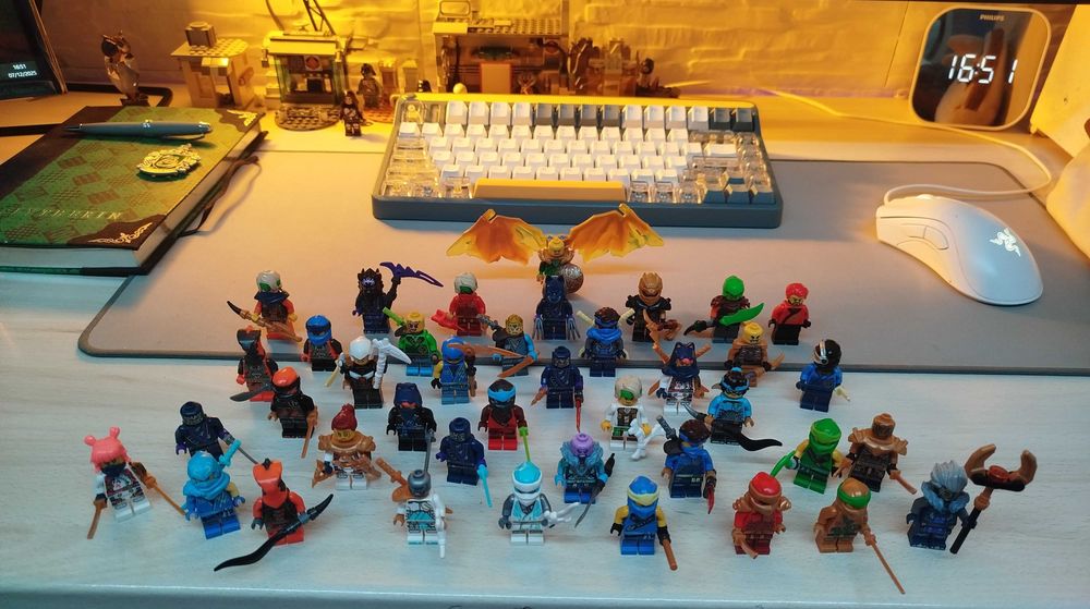 lego minifigures ninjago lot , 40 minifigures