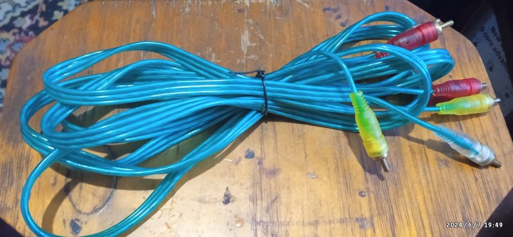 Шнур тюльпаны - тюльпаны
Совершенно новый . Продаю п