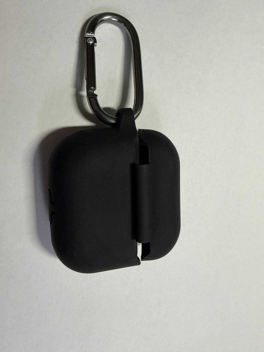 Чохол для навушників Apple AirPods 3