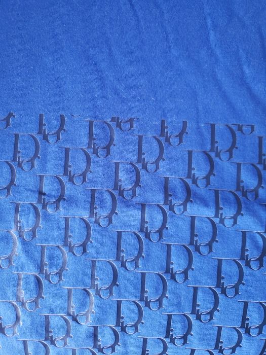 T-shirts homem L Givenchy e Dior NOVAS